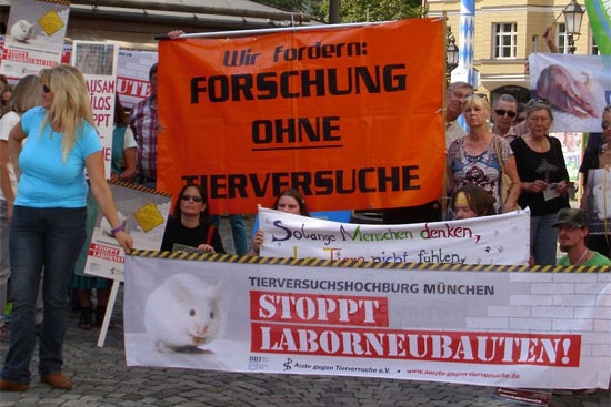 Aktion der AG MÜnchen von Ärzte gegen Tierversuche e.V.