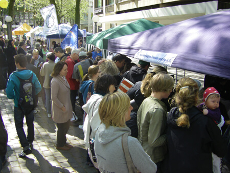 1.000 Menschen demonstrierten gegen Tierversuche - Großdemo in Hamburg 2011