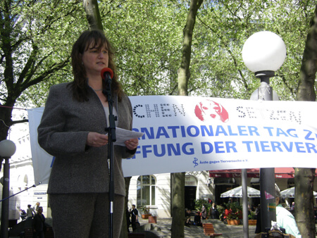 1.000 Menschen demonstrierten gegen Tierversuche - Großdemo in Hamburg 2011