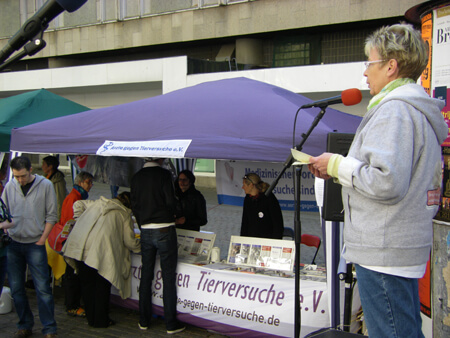 1.000 Menschen demonstrierten gegen Tierversuche - Großdemo in Hamburg 2011