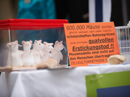 Aktionstag gegen Tierversuche in Köln