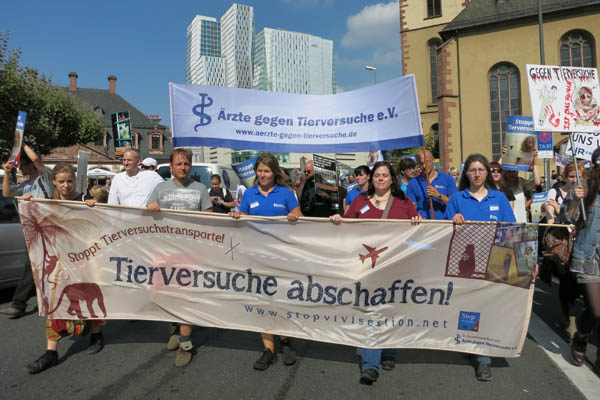 Demo gegen Tierversuchstransporte durch Air France