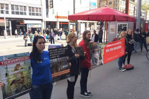 Aktionstag gegen Tierversuche in Kassel