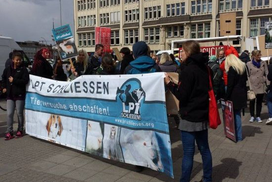 Aktionstag gegen Tierversuche in Hamburg