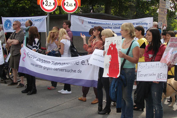 Demo in Berlin gegen das MDC